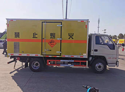 娄烦爆破器材运输车工人安全操作规范与智能技术保障