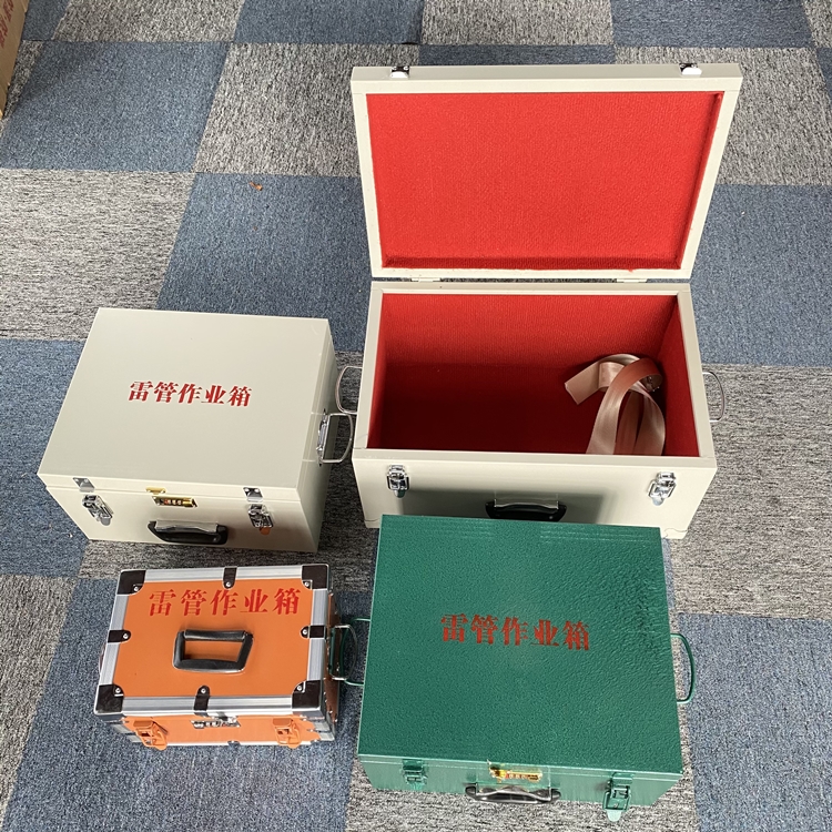 娄烦爆破工程作业箱如何选择？玻璃钢与传统材质的全面对比